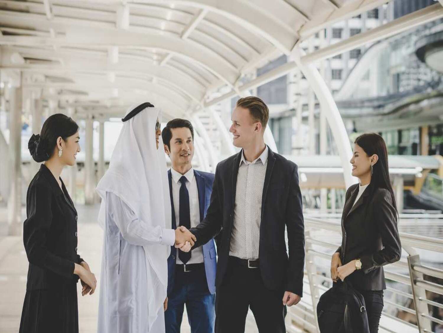 foreigners buying property in dubai